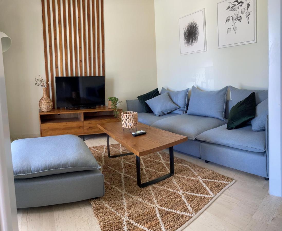 Apartment Euphoria And *